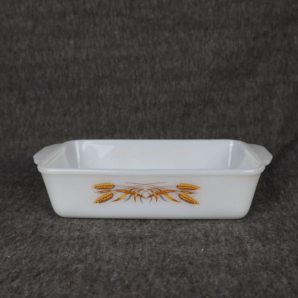 Vintage Anchor Hocking Fire-King White 9x5 Milk Glass Casserole Pan Wheat USA